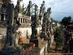 Fuera de los personajes del templo de Ramayana Maduwe Karang, Bali.