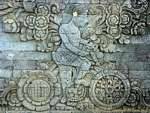 Ciclista Kubutambahan en relieve Maduwe Karang, Bali.