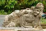 Estatua yacente, Ubud, Bali.