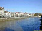 Besançon, Doubs desde el puente Battant, muelle Estrasburgo, Francia.