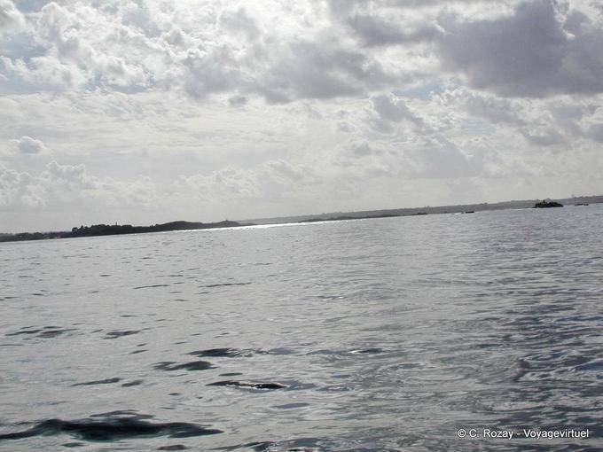 Apoyado en un horizonte de plata, Bretaña - Francia