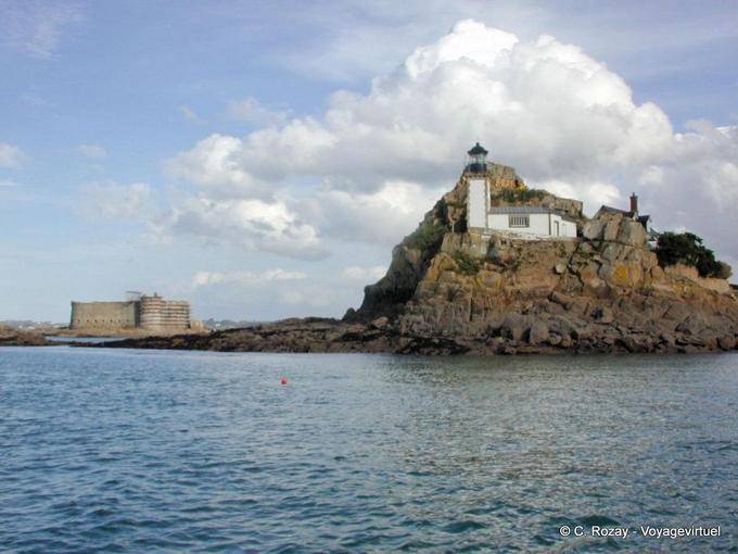 Ile Louet y el castillo de Tauro, Bretaña - Francia