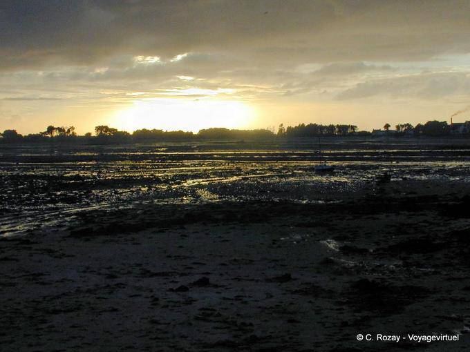 La marea baja en el ocaso, Laber, Roscoff, Bretaña - Francia