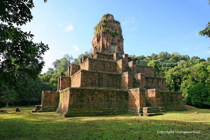 Vista de la pirámide Baksei-Chamkrong, Angkor, Camboya