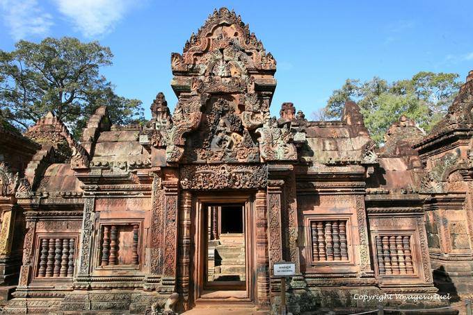 Fachada gopura I, lado este, Banteay Srei, Angkor, Camboya