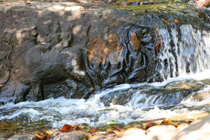 Escultura en la cascada, Kbal Spean, Angkor, Camboya