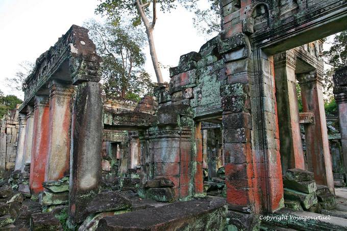 Los colores en las ruinas del templo monasterio, Preah Khan, Angkor, Camboya