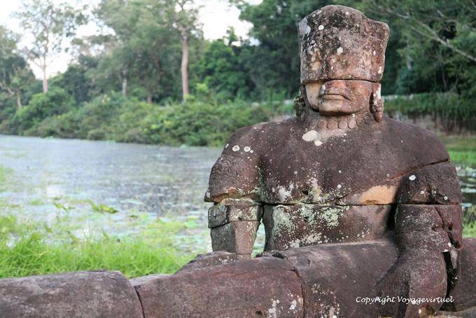 Ciegos Puente Deva en Naga Preah Khan, Angkor, Camboya
