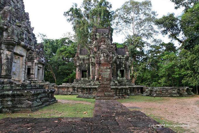 Una de las dos bibliotecas Thommanon, Angkor, Camboya