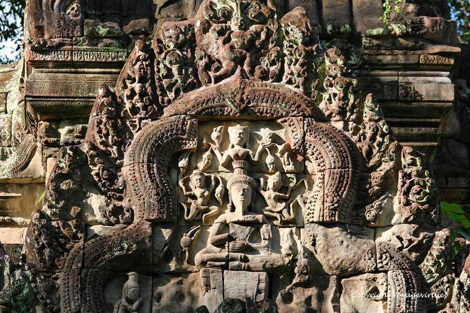 Otras esculturas del frontón Thommanon, Angkor, Camboya