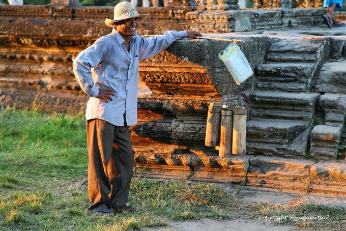 Vendedor de arroz glutinoso en el sitio de Angkor Wat, Angkor, Camboya
