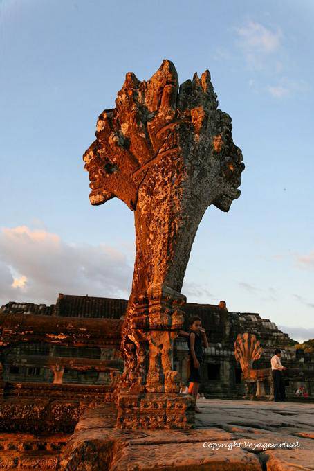 Nagas en la terraza cruciforme, Angkor Wat, Angkor, Camboya