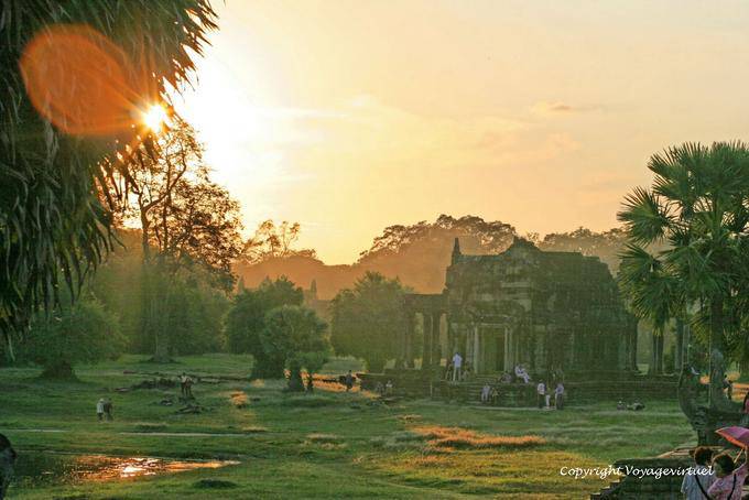 Luz de la tarde en el anexo del templo, Angkor Wat, Angkor, Camboya