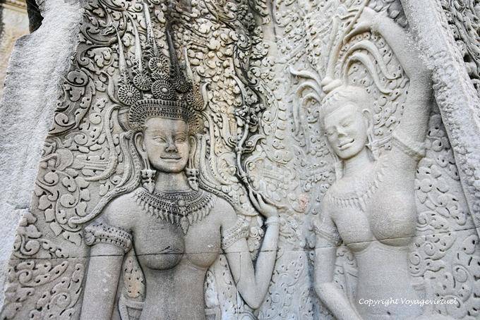 Ninfas celestes tentadores para sonreír, Angkor Wat, Angkor, Camboya