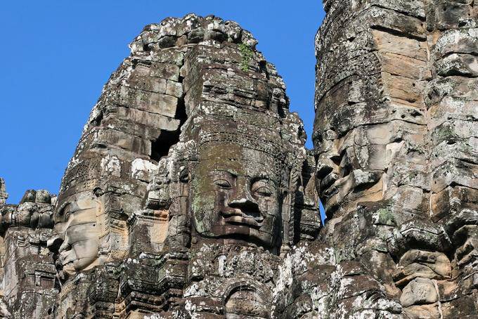 Maraña de edificios Bayon Angkor Thom, Angkor, Camboya