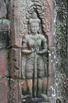 Devatas talladas en una pared exterior, Banteay Kdei, Camboya.