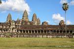 Entre el primero y el segundo recinto, desde el sur, Angkor Wat, Camboya.