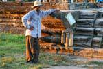 Vendedor de arroz glutinoso en el sitio de Angkor Wat, Camboya.