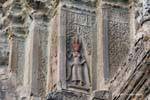 Aspara cabeza roja en una de las torres, Angkor Wat, Camboya.