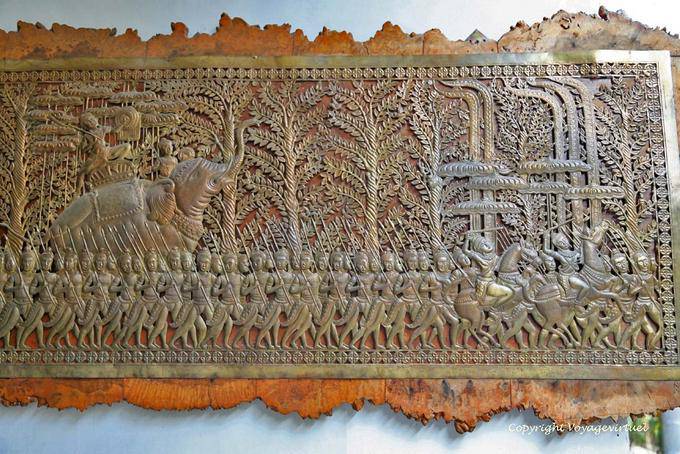 Fresco tallado en metal, Wat Preah Keo, Phnom Penh - Camboya