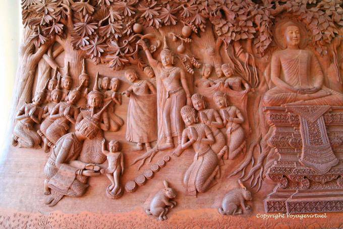 Escena del Ramayana talló en madera, Wat Preah Keo, Phnom Penh - Camboya