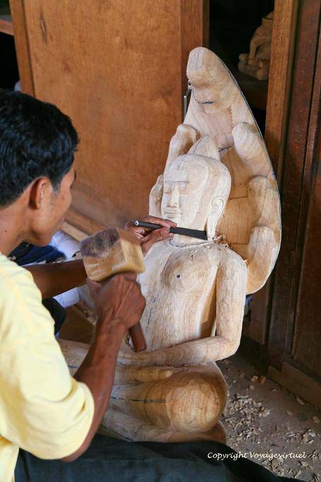 Woodcarver, Siem Reap - Camboya
