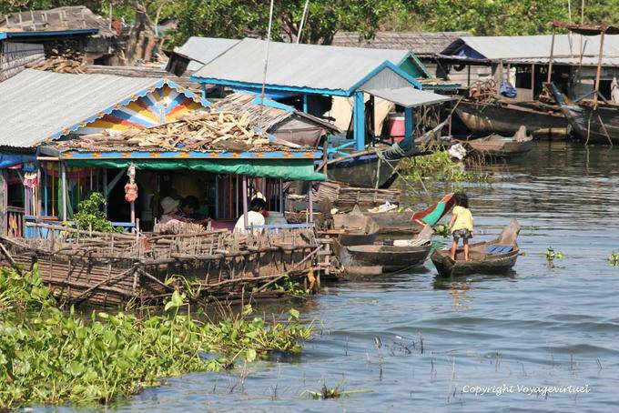 La vida cotidiana en un pueblo flotante del lago Tonle Sap - Camboya