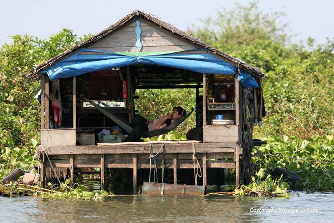 Siesta en una hamaca, Tonle Sap - Camboya