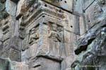 Esculturas en una esquina del templo, Wat Nokor Kampong Cham, Camboya.