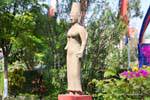 Diosa de piedra en el jardín, Museo Phnom Penh, Camboya.