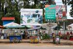 Restaurantes móviles Mini a los carteles, Siem Reap, Camboya.