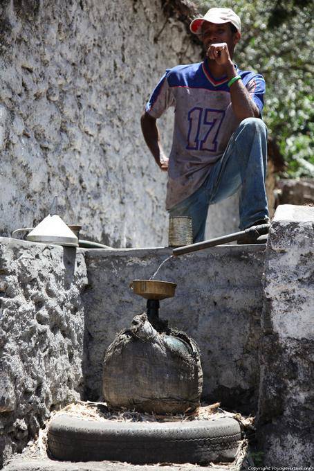 Preparación de grogue, Santo Antão, Lombo Pico Xoxo - Cabo Verde