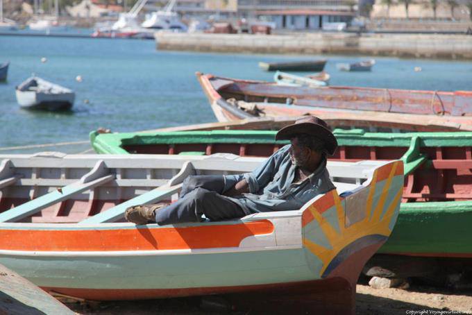 São Vicente, puerto pesquero, Mindelo, guerrero resto - Cabo Verde