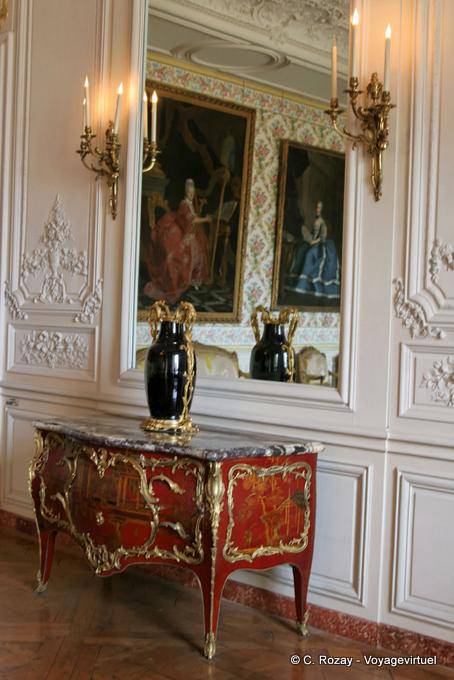 Muebles y espejo, Gran Gabinete de Madame Adelaide, Versalles