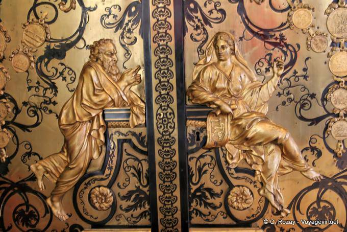 Primer plano detalle de un aparador de Salon Abundancia, Versalles