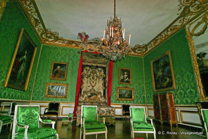 Otra vista de la cama a la duquesa de Dauphin, Versalles