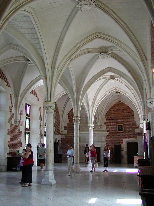 Columnas interiores, el castillo de Amboise, Francia.