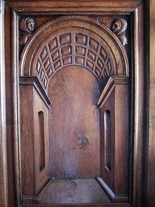 Escultura en una puerta, castillo de Amboise, Francia.