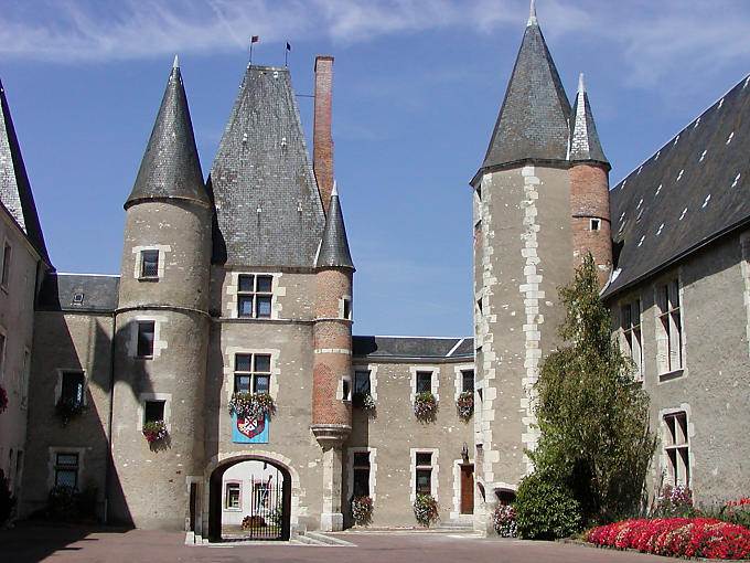Castillo de los Estuardo en Aubigny-sur-Nere, Francia.