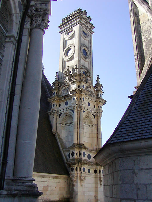 Decoraciones y pizarra chimenea alrededor, Château de Chambord, Francia.