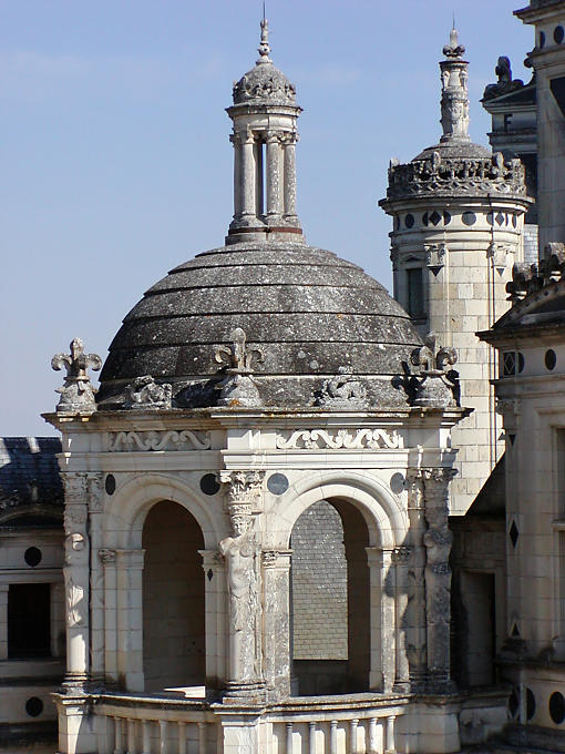 Torreta con cariátides, Chambord, Francia.