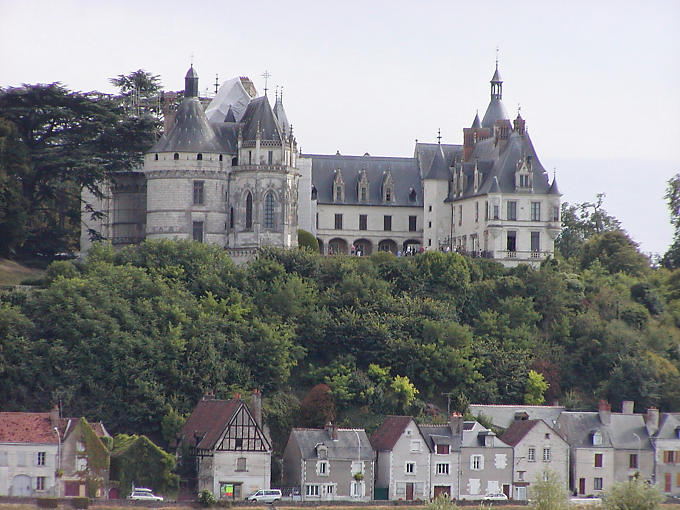 Panorama del castillo de Chaumont-sur-Loire, Francia.