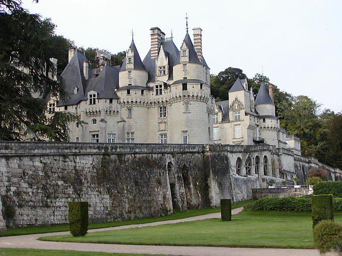 Castillo de Rigny-Ussé vista desde los jardines, Francia.