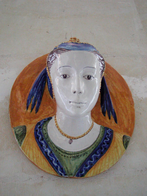 Cerámica italiana del Castillo de Ussé siglo 19, Francia.