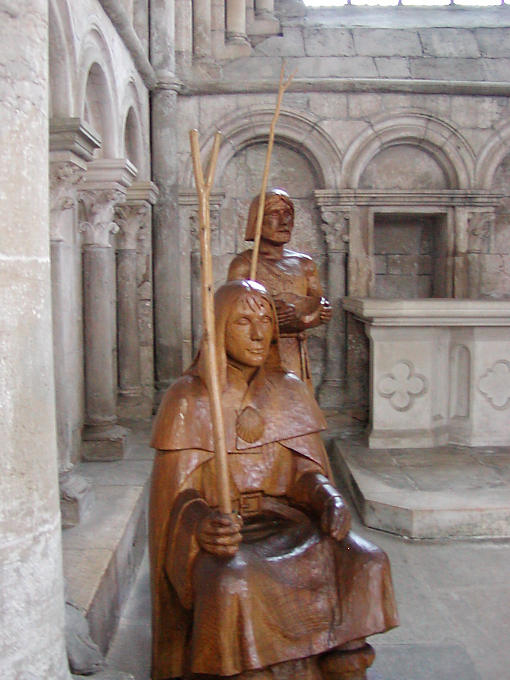 Peregrinos Madera Compostela, Vézelay, Francia.