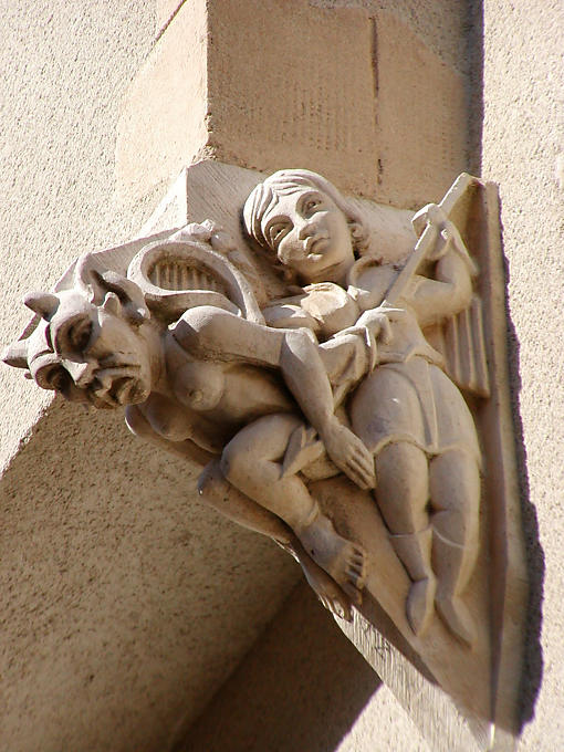 A la caza del Diablo, la escultura, Vézelay, Francia.