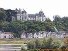 Pueblo y castillo de Chaumont, Francia.