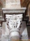 Daniel salvó de los leones, la basílica de Vézelay, Francia.