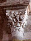 Escena de la mística Moulin, capital de la basílica de Vézelay, Francia.