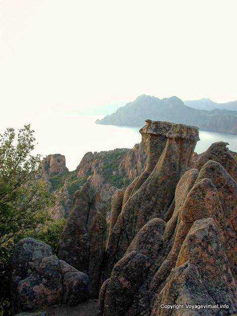 Formaciones rocosas de granito, calas de Piana, Córcega